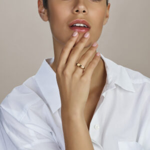 Klapoorringen zwart emaille