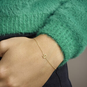 Oorknoppen roze emaille en corundum zirkonia